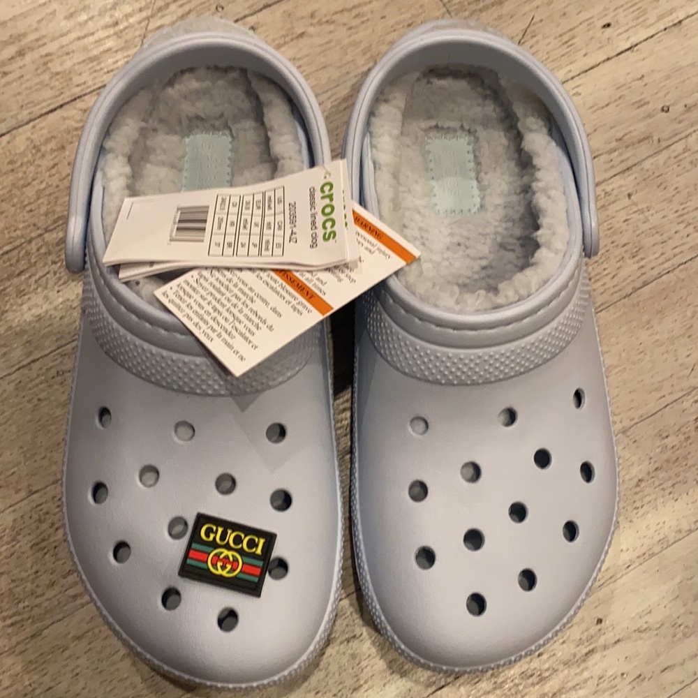 COPY - COPY - Blue Crocs with Jibbitz Fur lining Nic toasty & warm size 8 nwot… - Picture 5 of 11